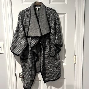 NY&Co Oversize Poncho/Sweater
